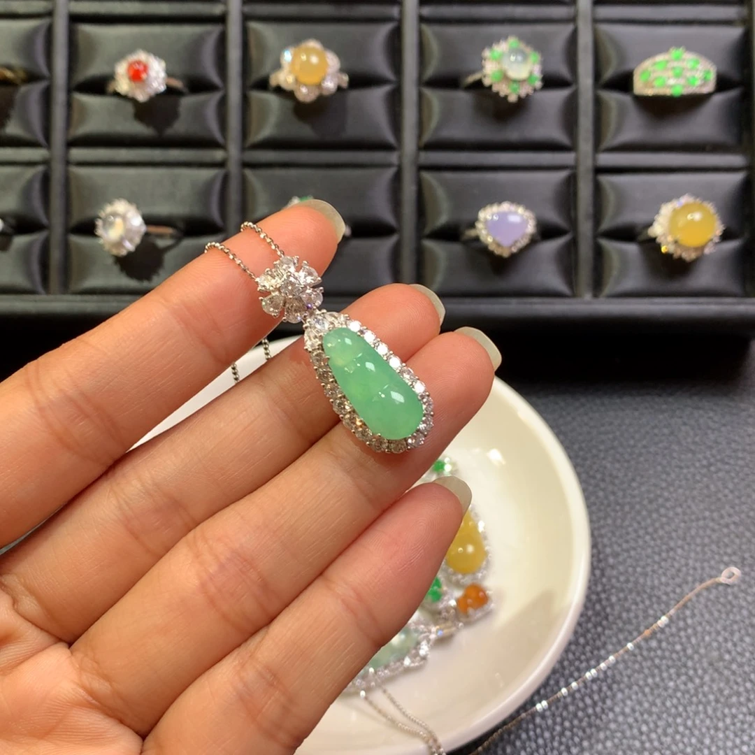 翡翠银S925镶嵌颈饰