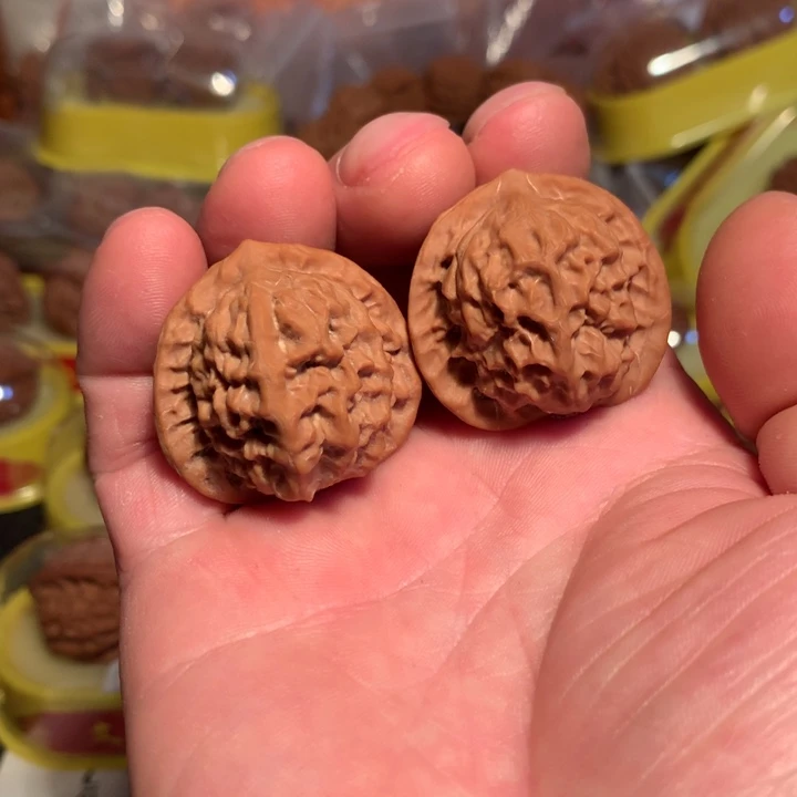 文玩核桃吊坠瓷娃娃35