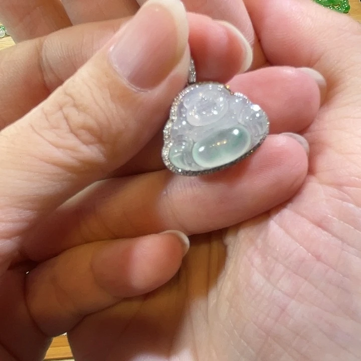 颈饰18K金镶嵌翡翠