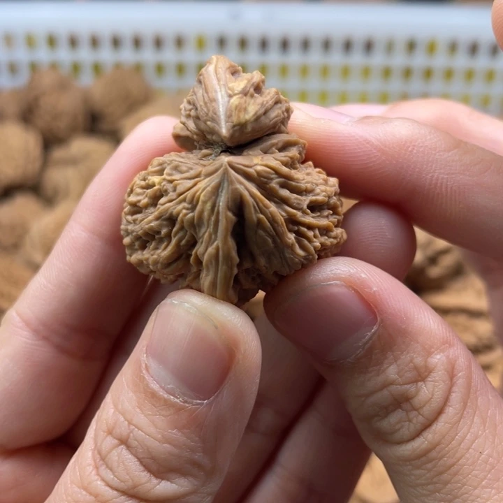 文玩核桃吊坠南疆角