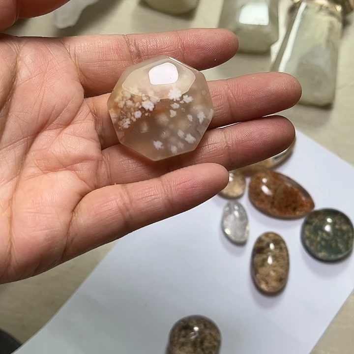 弦***社水晶珠宝半成品未镶嵌