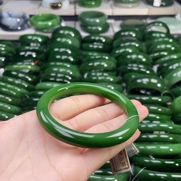 未镶嵌手镯和田玉（碧玉）