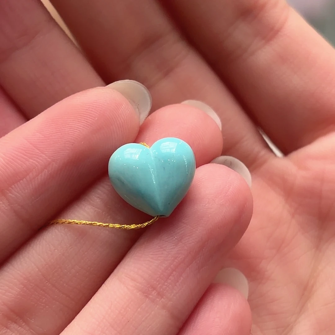 绿松石未镶嵌颈饰