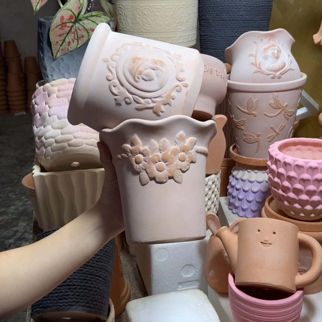 15花边花束+16带帽女孩 粗陶2个