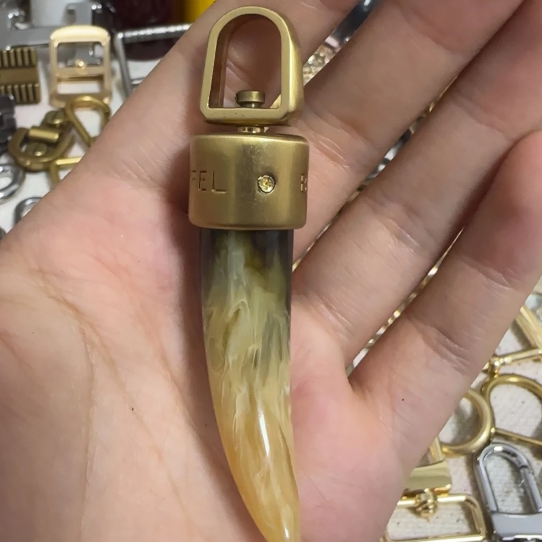 金色挂件大号小号各10个