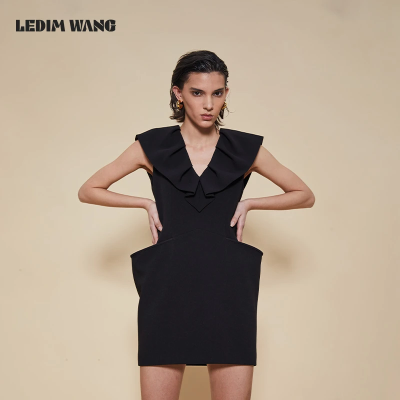 LEDIM WANG结构鱼骨连衣裙女深V荷叶翻领收腰显瘦黑色高级感短裙