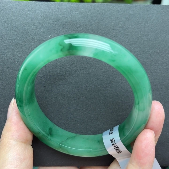 香***馍石英质玉未镶嵌手镯