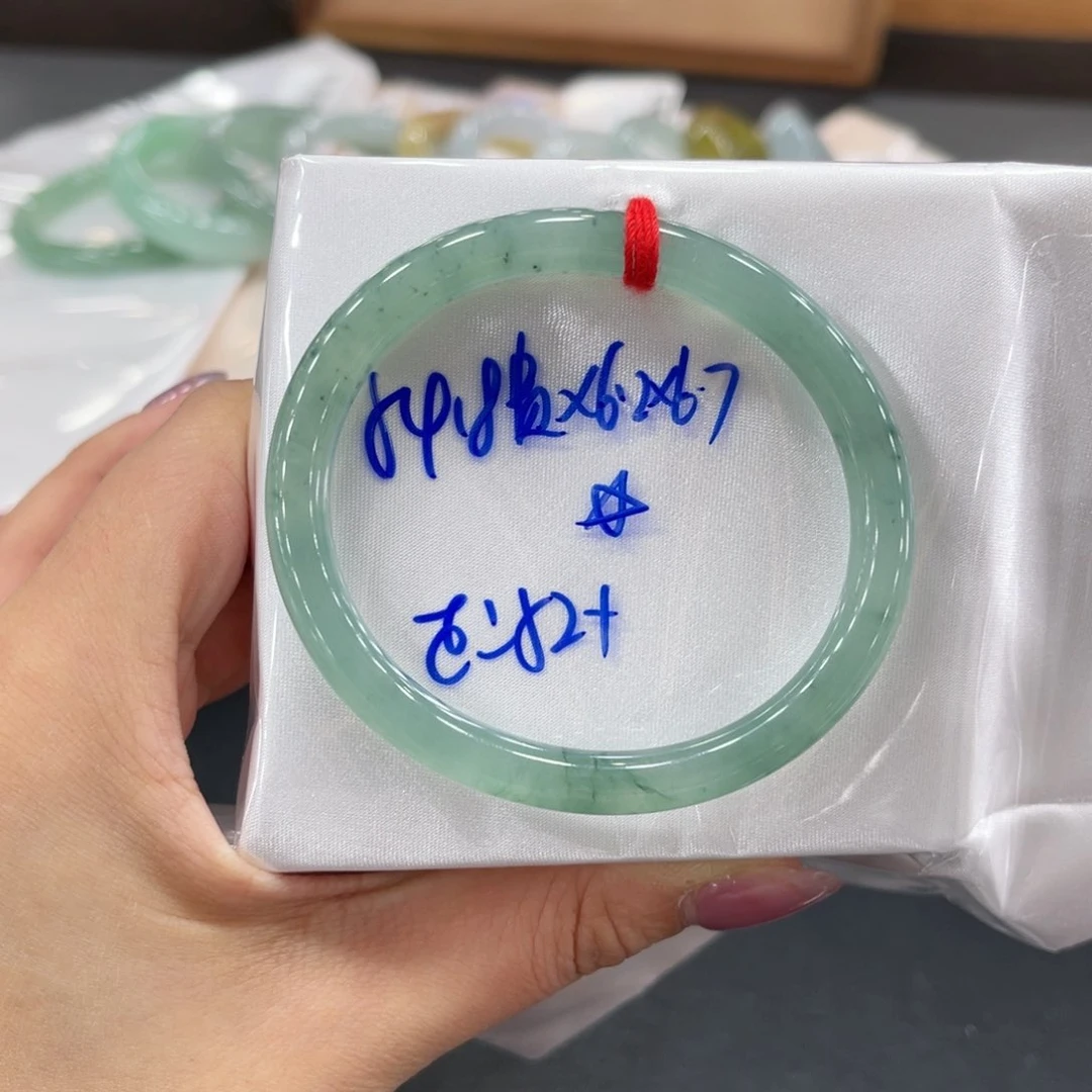 未镶嵌手镯翡翠翡翠