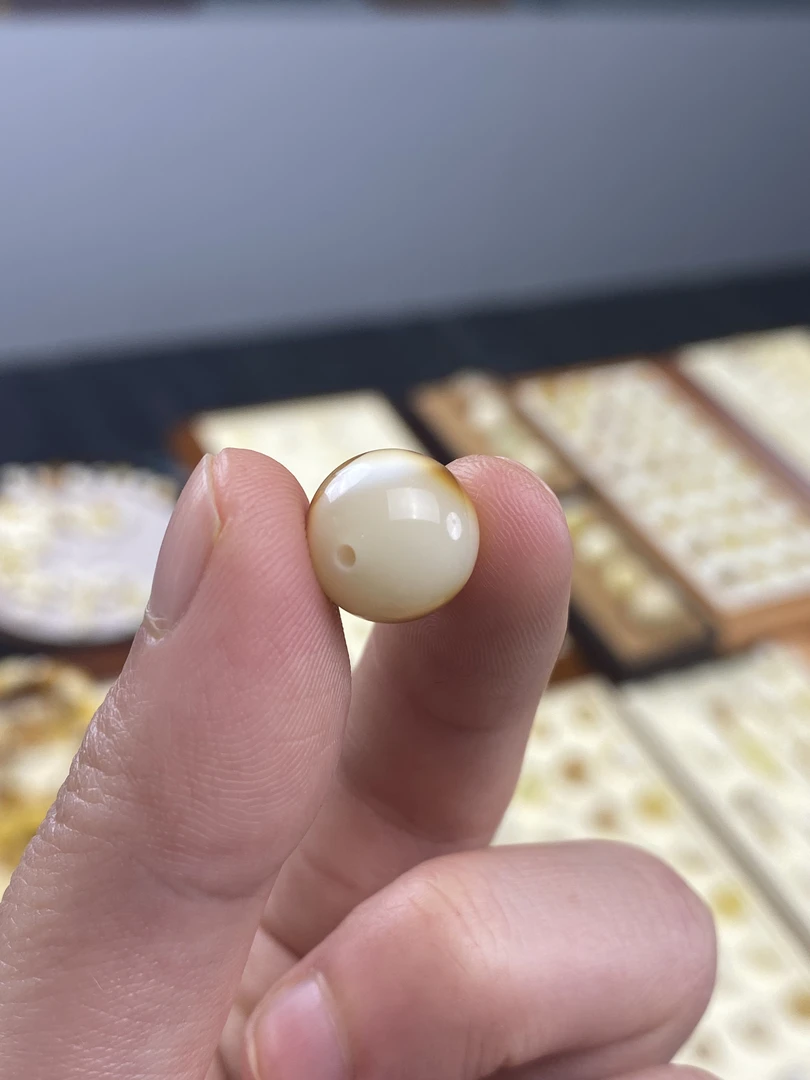 卧龙凤雏—天然蜜蜡单珠