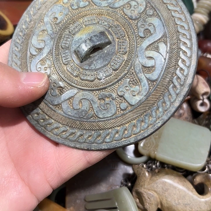 陳***隆金属摆件摆件摆件