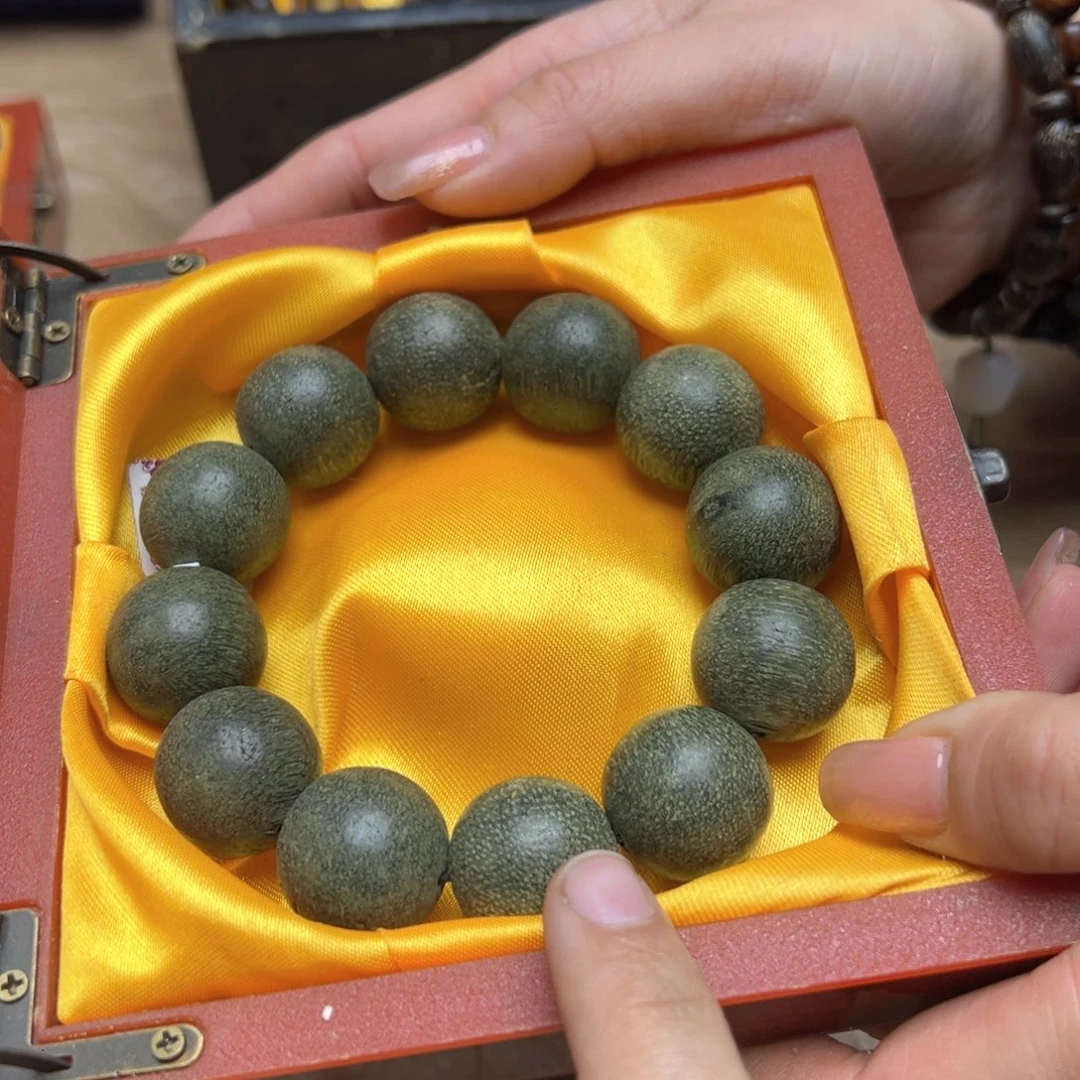 大叶紫檀（黑酸枝木类）