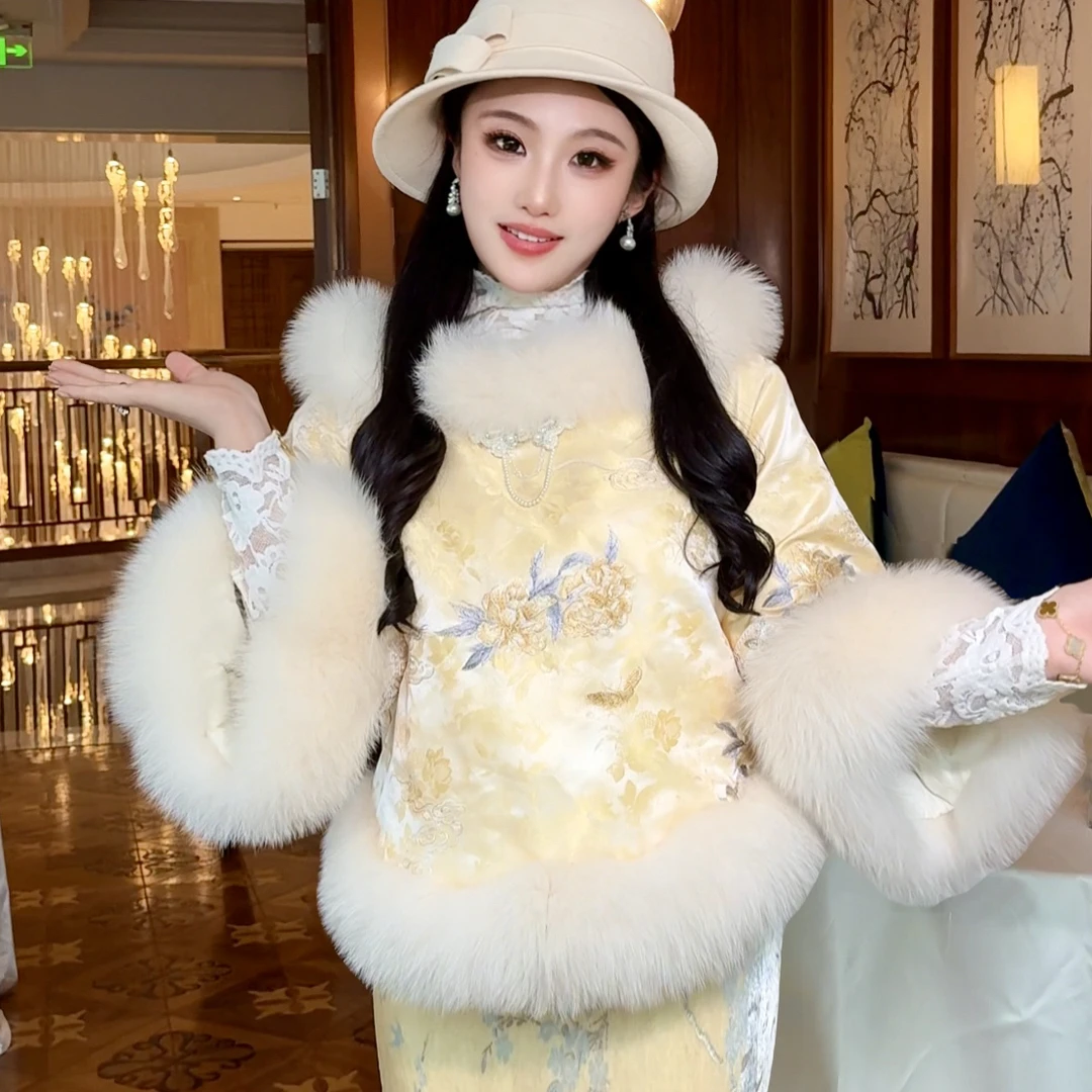 【媛珠 月华牡丹】重工醋酸贵气刺绣鹅绒上衣狐狸毛领一字肩外套