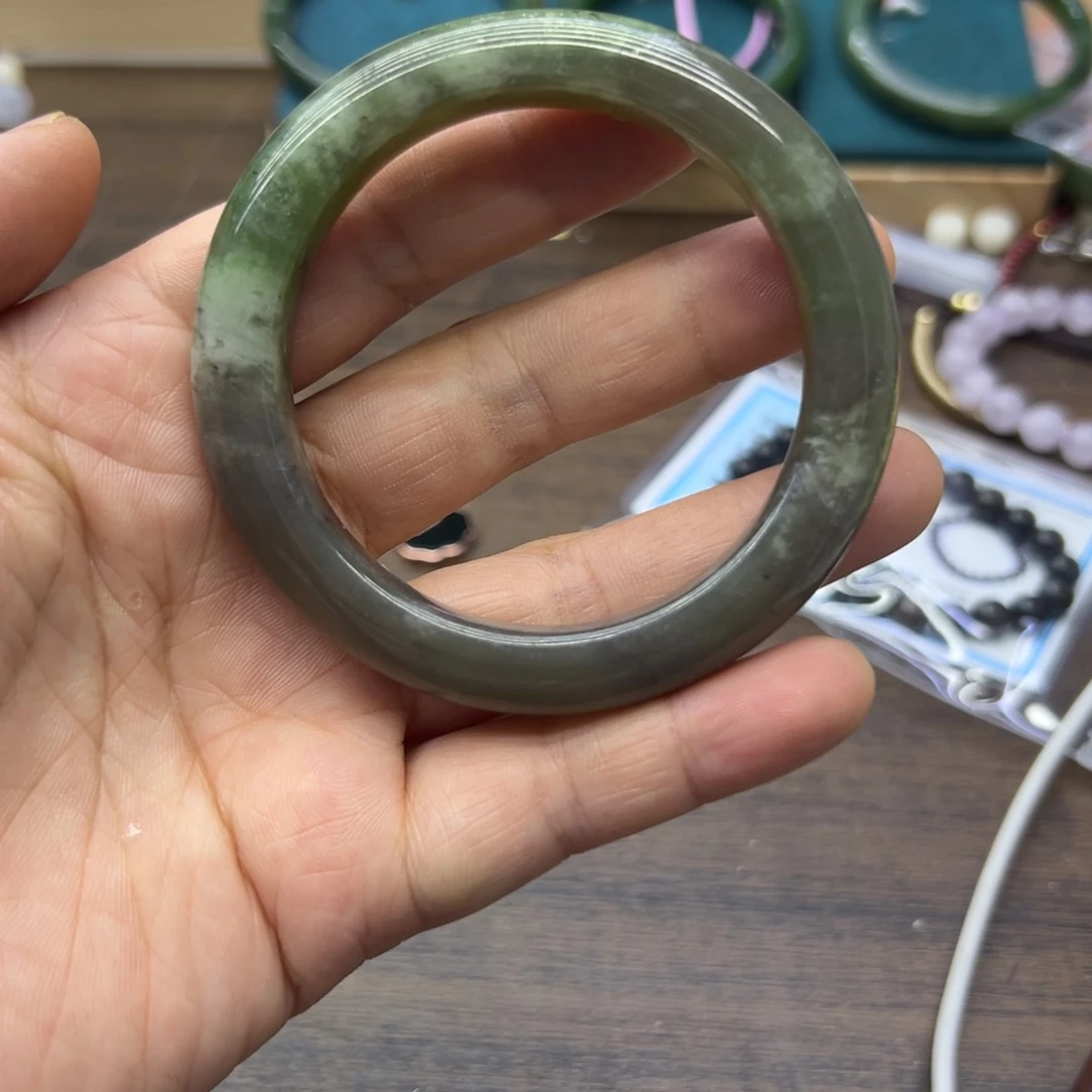 和田玉未镶嵌手镯55.3圈围468瑕