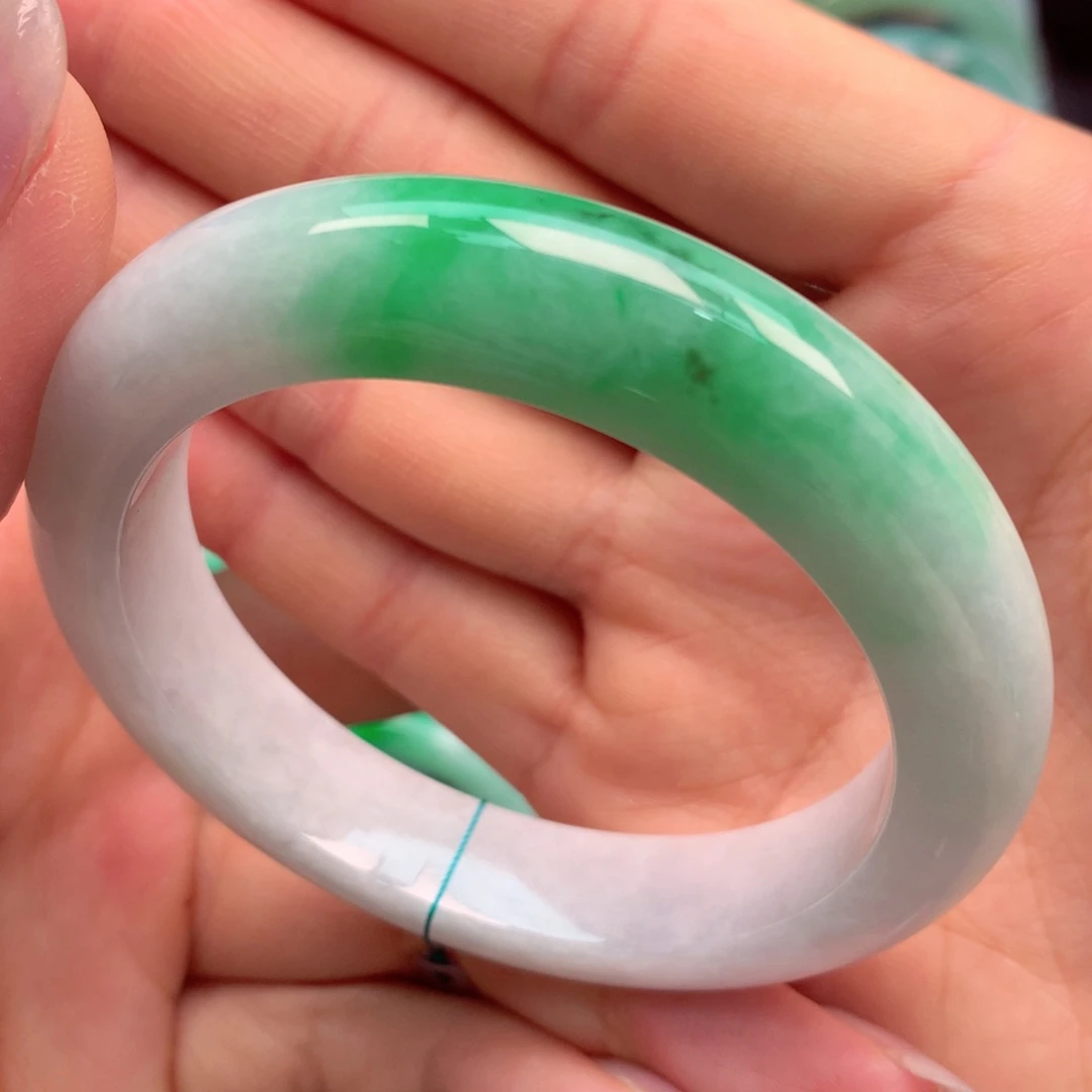 翡翠手镯未镶嵌纯天然缅甸翡翠手镯