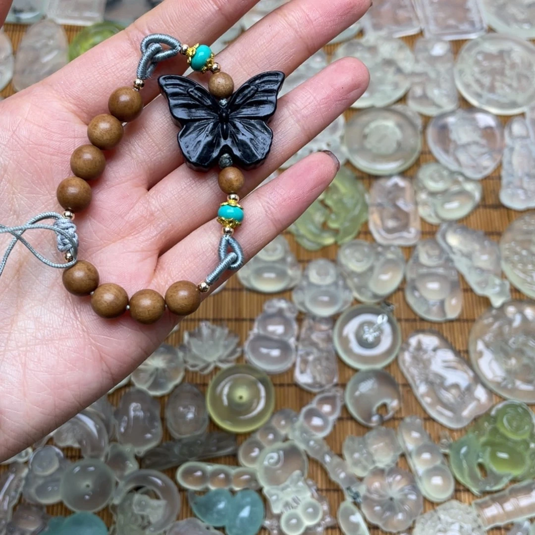 未镶嵌蛇纹石玉颈饰