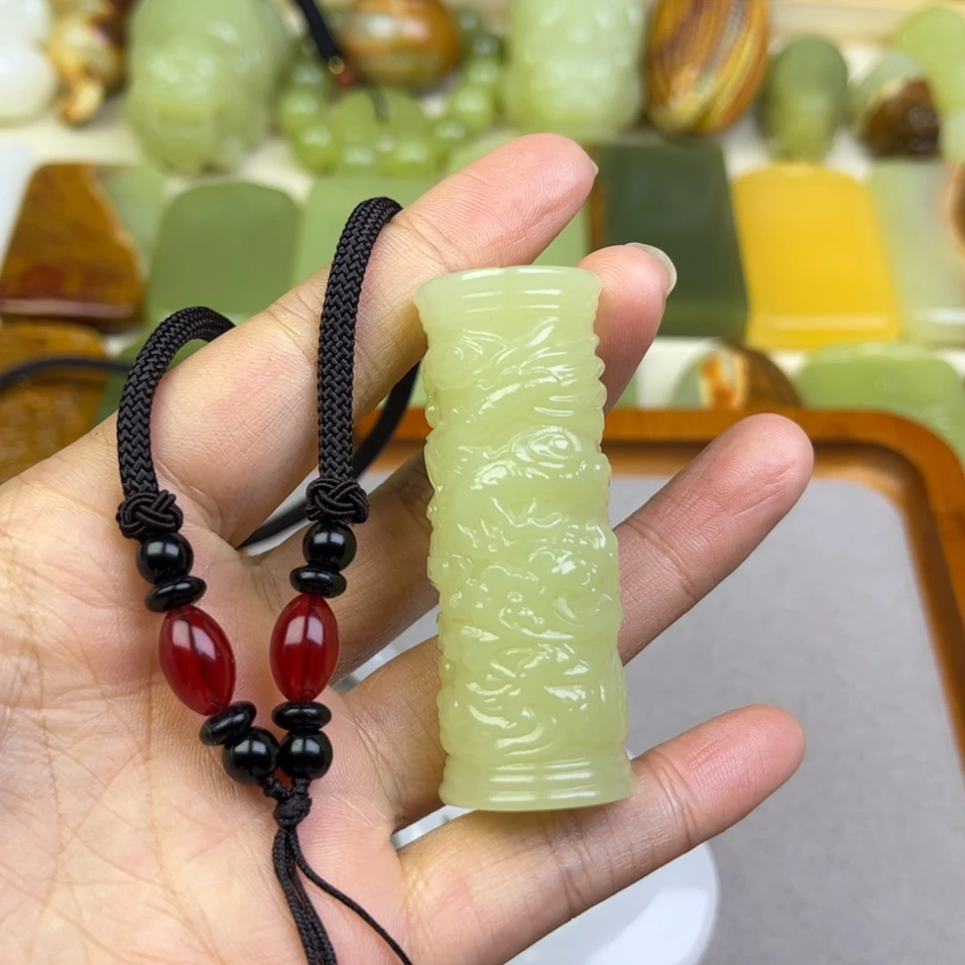 新疆昆仑山料龙柱