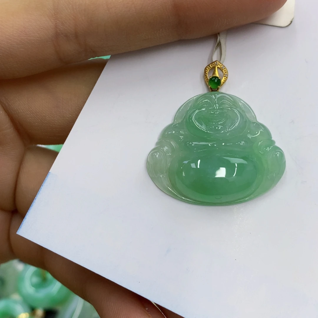 翡翠18K金镶嵌颈饰翡翠