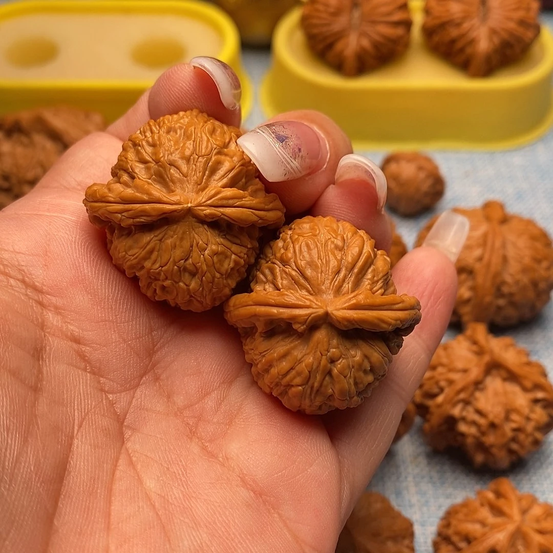 早***吨文玩核桃把件毕业白狮子33尺全品