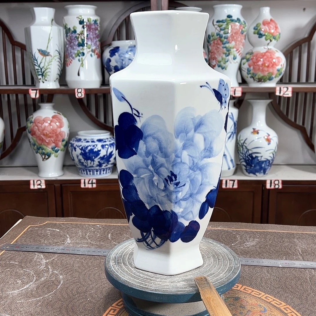 摆件景德镇陶瓷6青牡