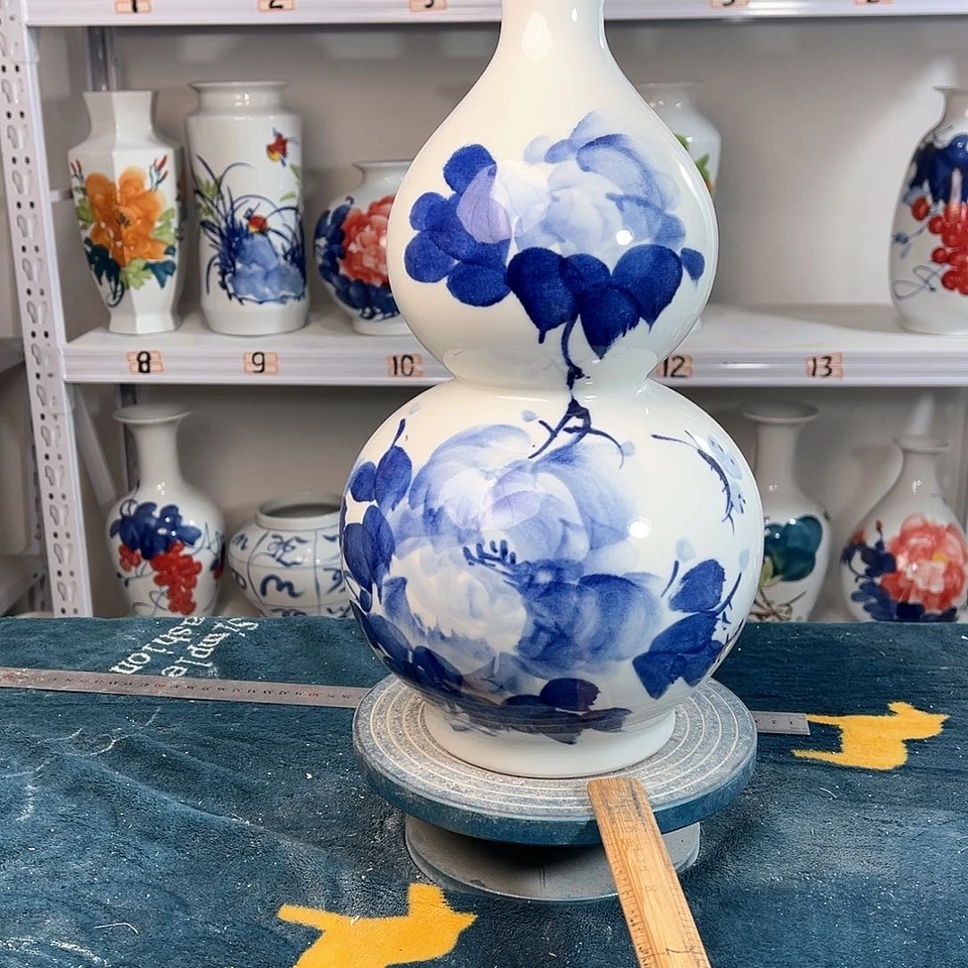 摆件景德镇陶瓷葫青牡