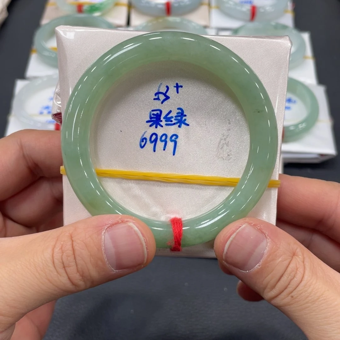 未镶嵌手镯翡翠翡翠