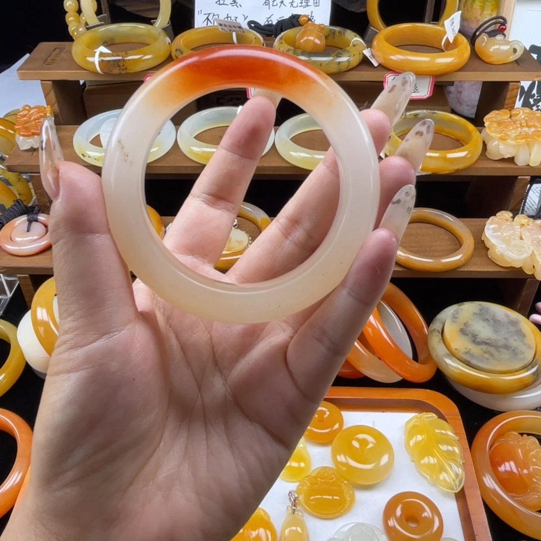 石英质玉（黄龙玉）未镶嵌手镯微瑕