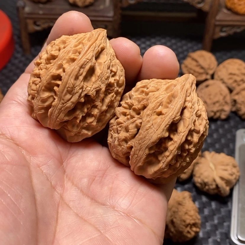 【闪购商品】文玩核桃把件40尺，全品，大沽石