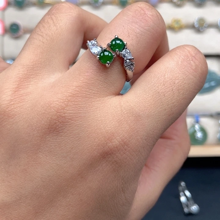 翡翠未镶嵌戒指戒指