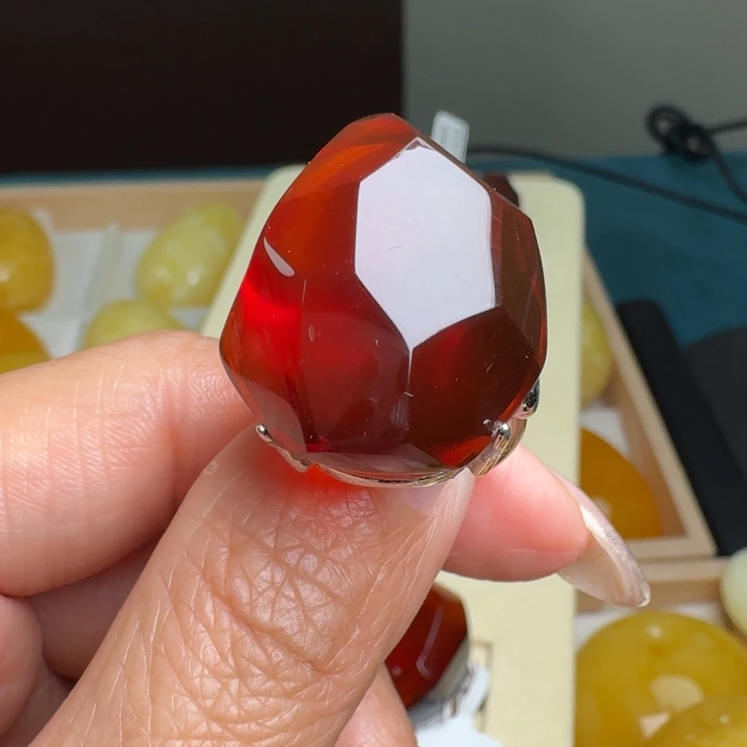 血珀银S925镀金镶嵌戒指原矿缅甸
