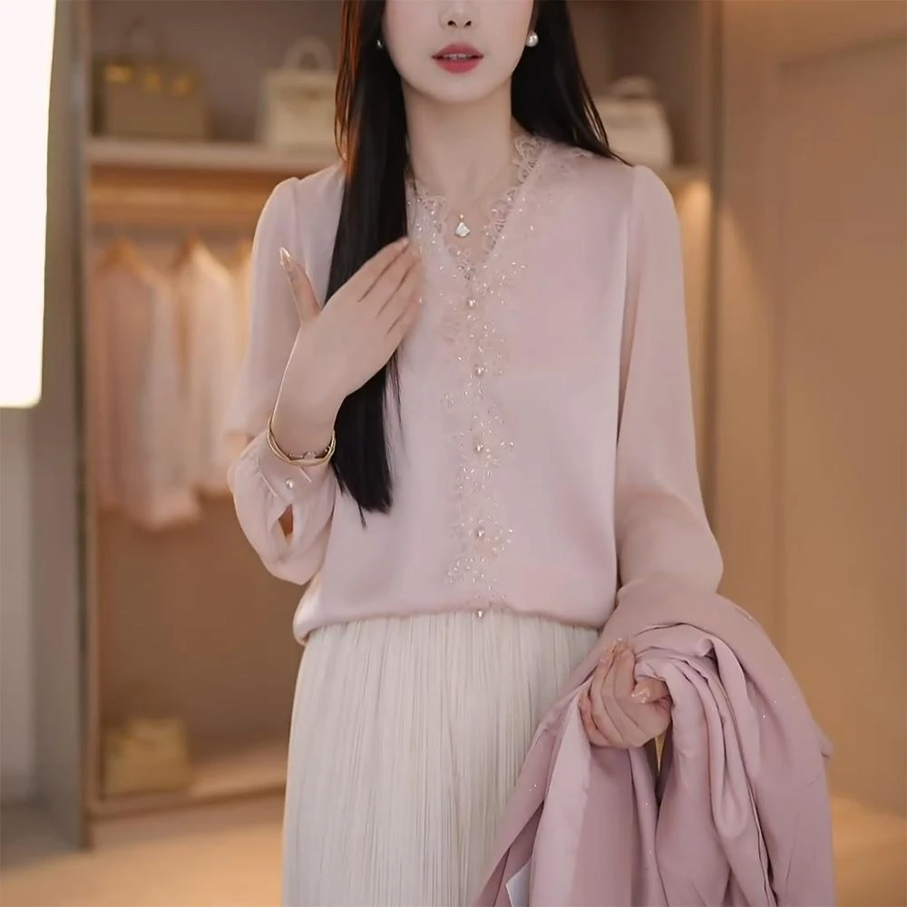 法式粉色V领蕾丝衬衫女2025年秋季新款洋气减龄独特漂亮缎面上衣
