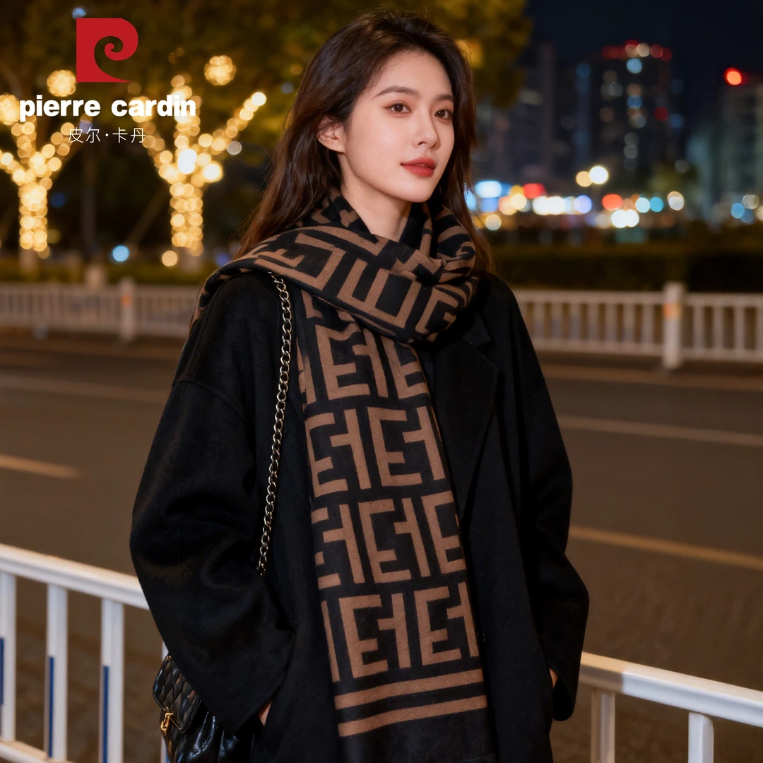 皮尔卡丹围巾女款爆款2025新款围脖女冬季披肩外搭送女朋友礼盒装