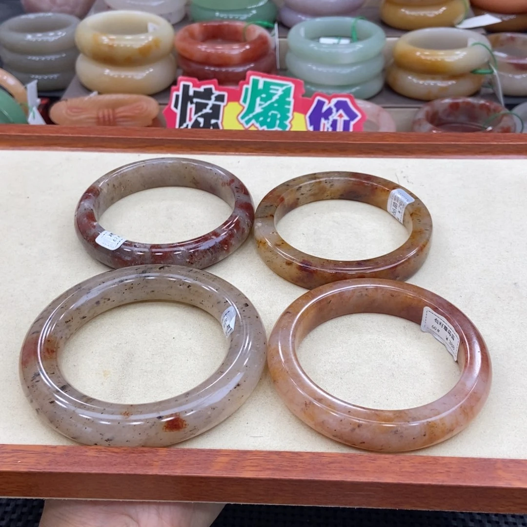 啊***_石英质玉手镯未镶嵌