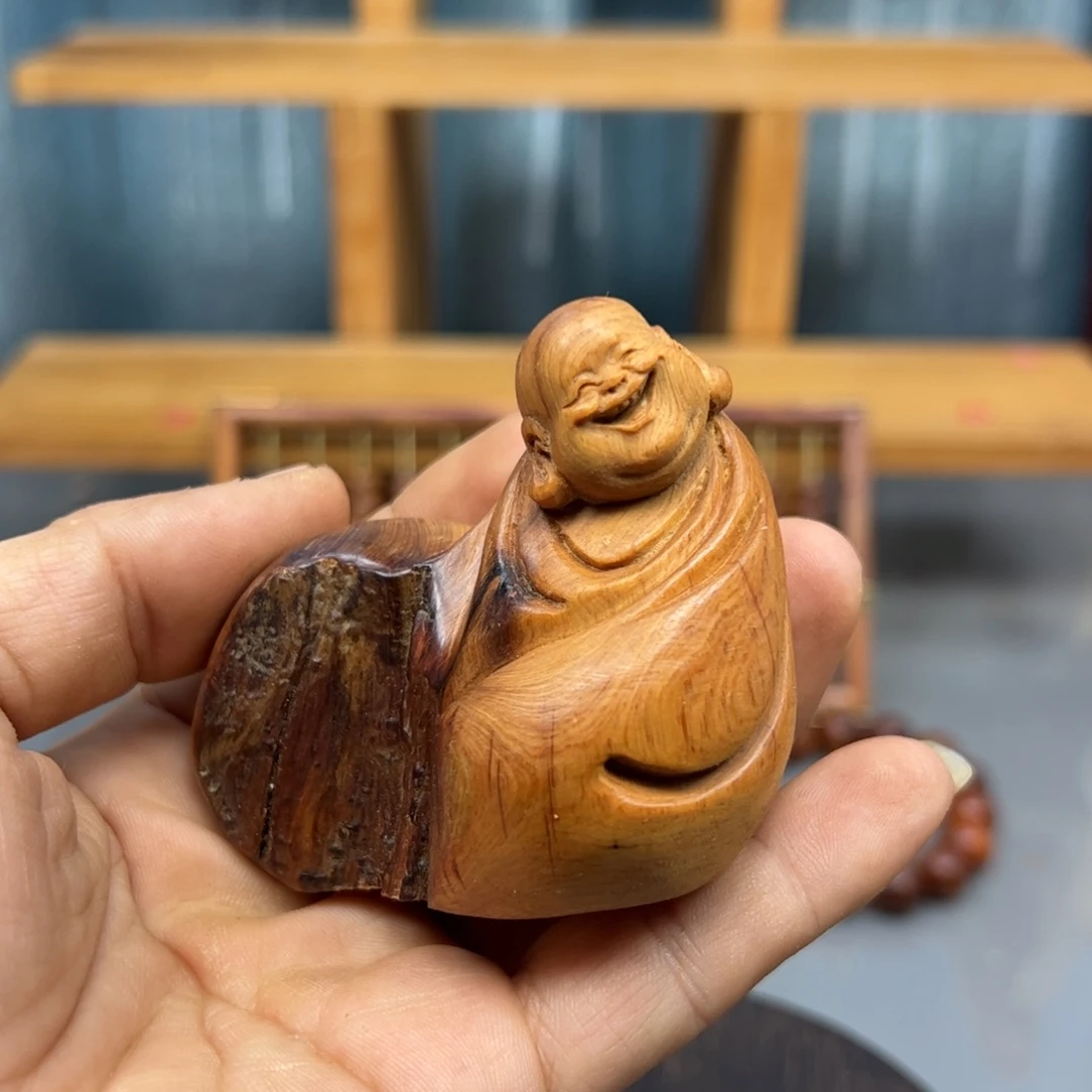 与***邻木崖柏木摆件手把件