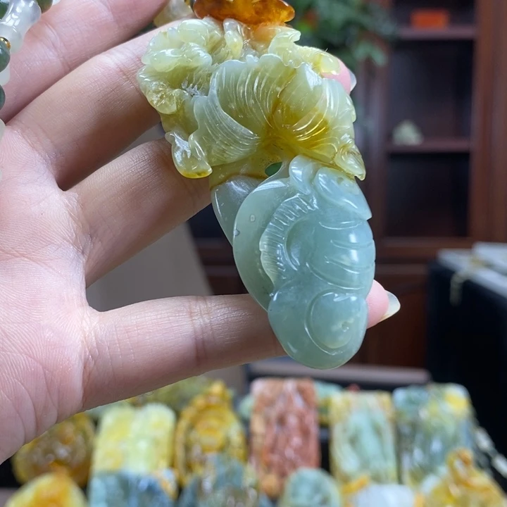 未镶嵌蛇纹石玉颈饰