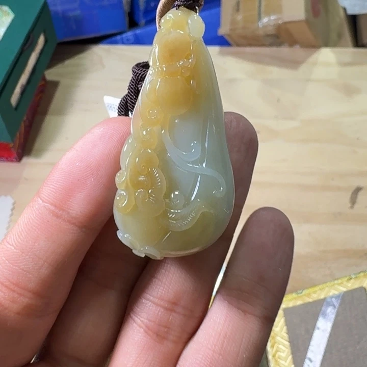 和田玉（糖玉）未镶嵌挂件