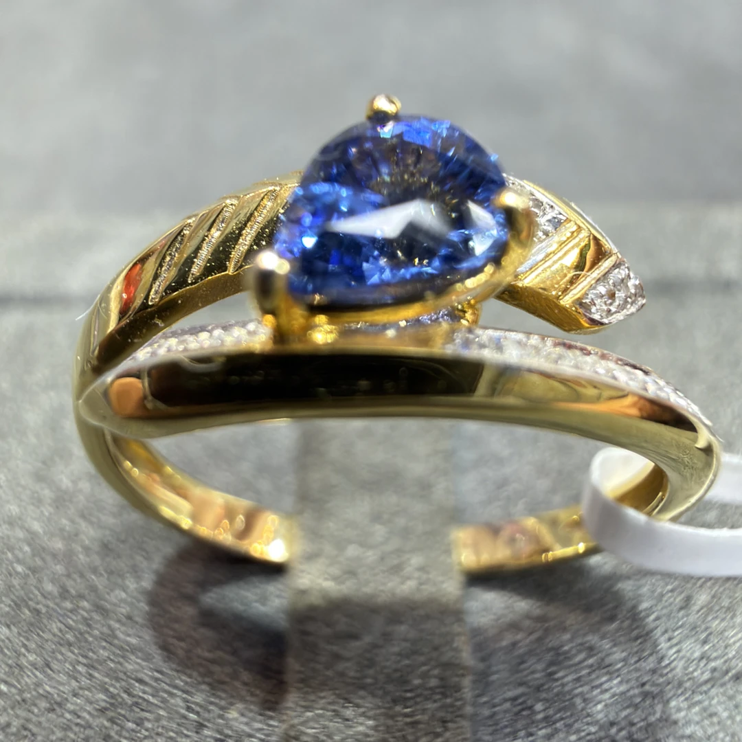 ［0.75克拉2.57g总重21粒钻石］18k蓝宝石戒指