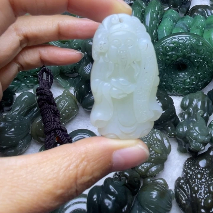 和田玉未镶嵌颈饰