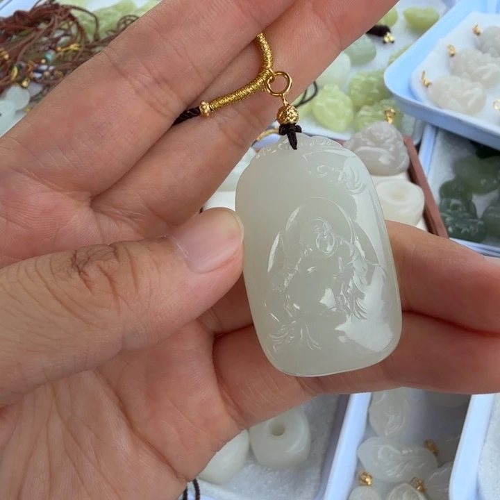 和田玉未镶嵌颈饰美姨