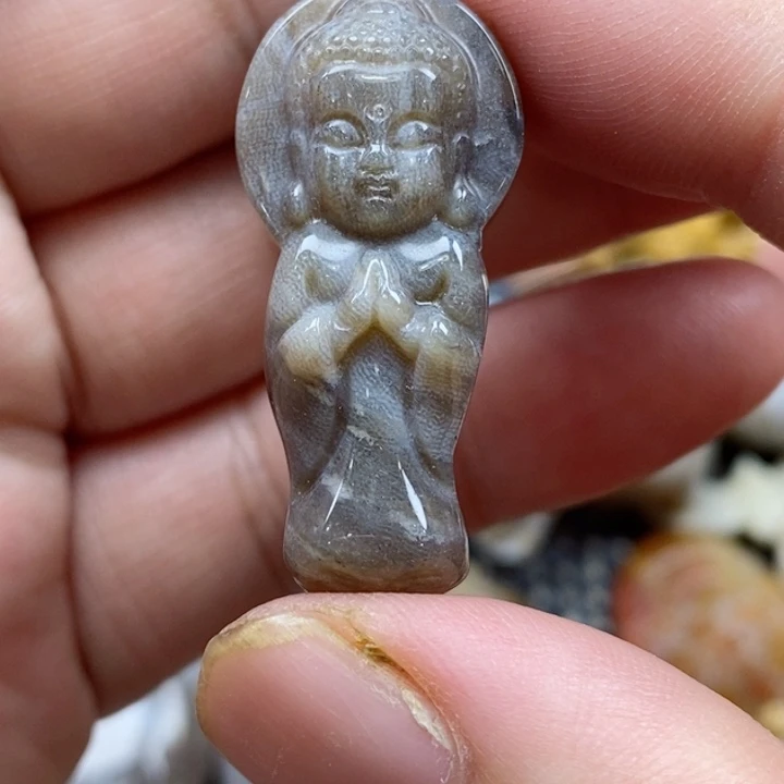 颈饰未镶嵌硅化珊瑚（珊瑚玉）小