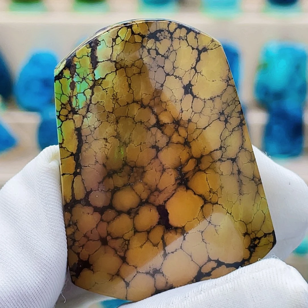 绿松石未镶嵌颈饰