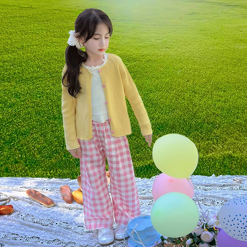 66公主小屋女童开衫春季新款毛衣爱心纽扣米色针织衫25S059