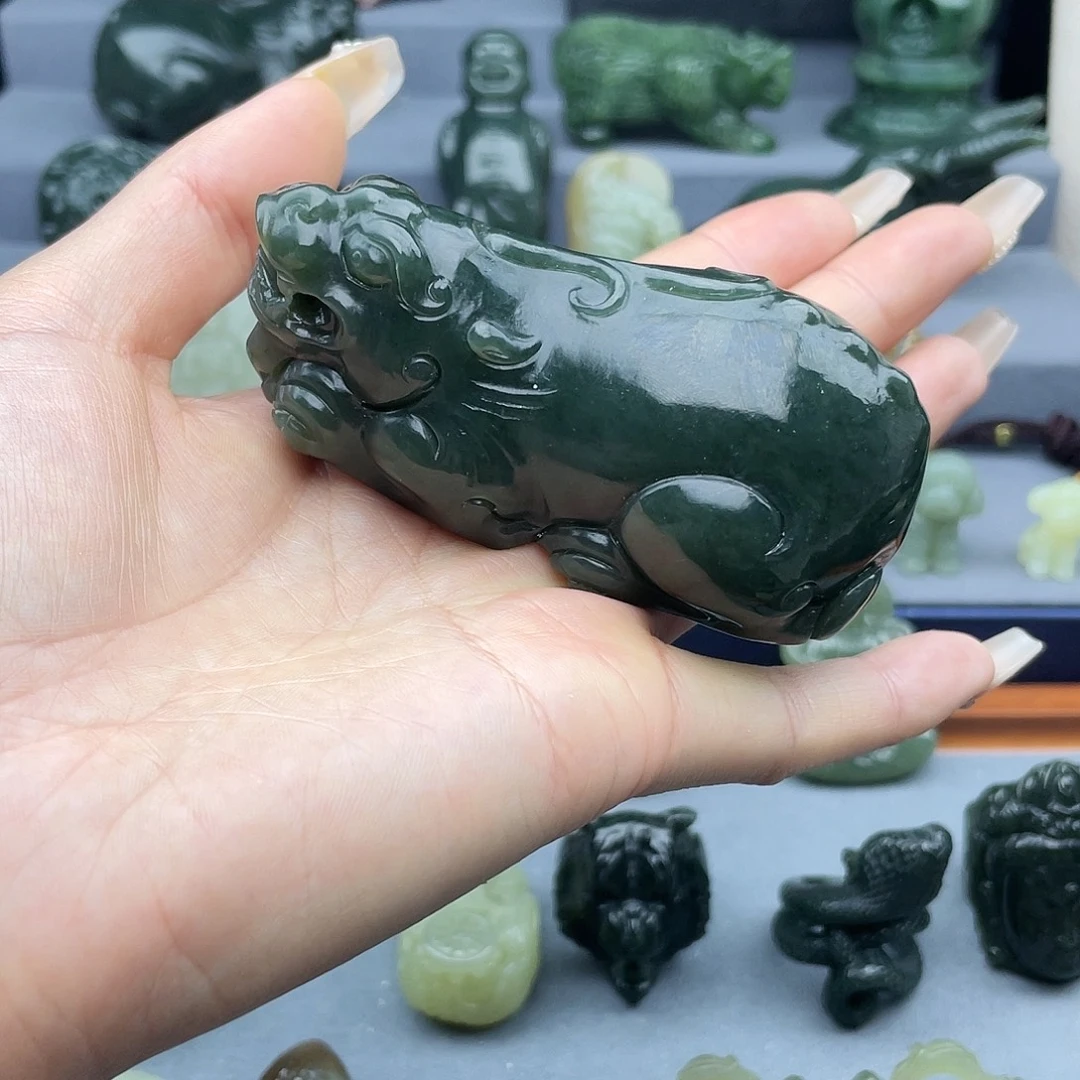 和田玉未镶嵌把件