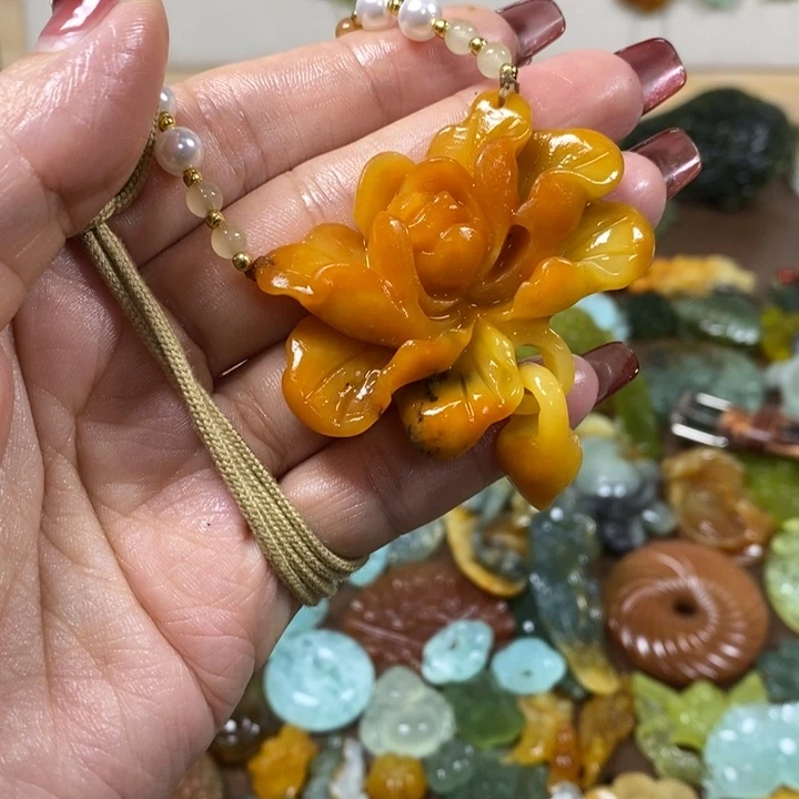 蛇纹石玉未镶嵌吊坠