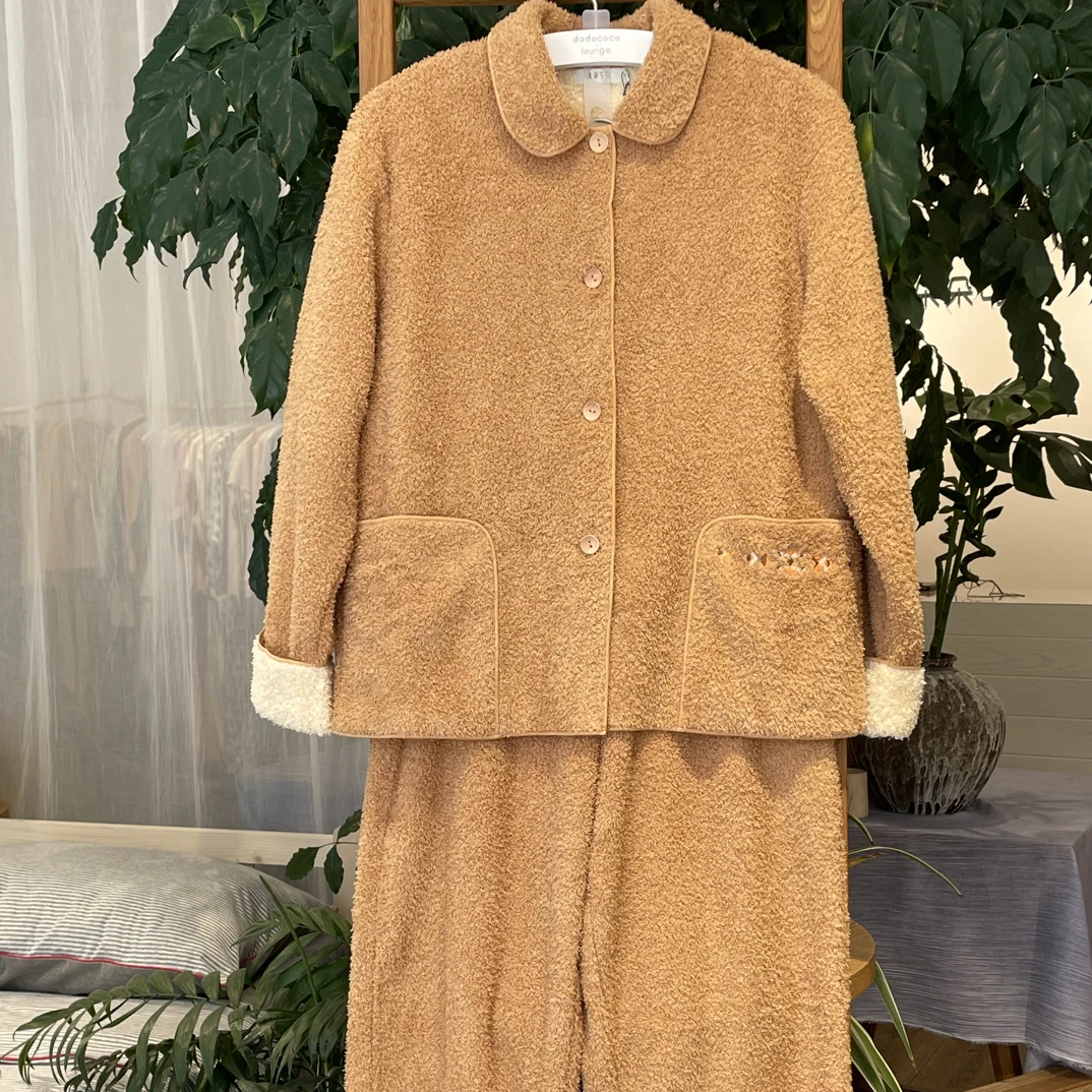 252-038朵朵秋冬睡衣女新款简约翻领双面复合云朵绒家居服套装