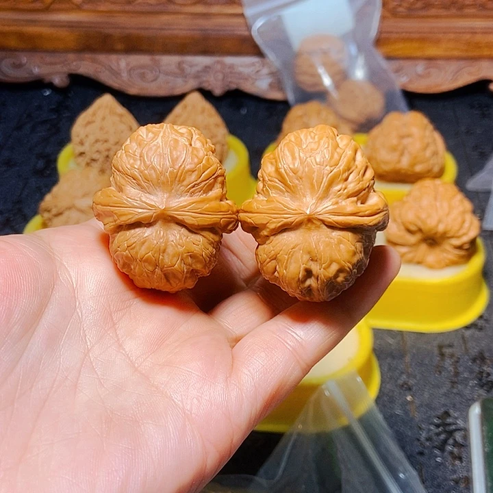 文玩核桃吊坠元宝精对 40