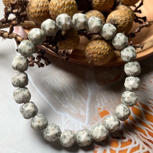 精品级9.7一线天留白方块星月菩提手串A9.7LBFK