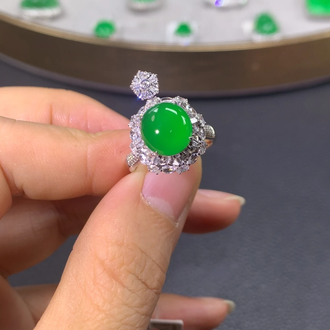 翡翠戒指18K金镶嵌翡翠