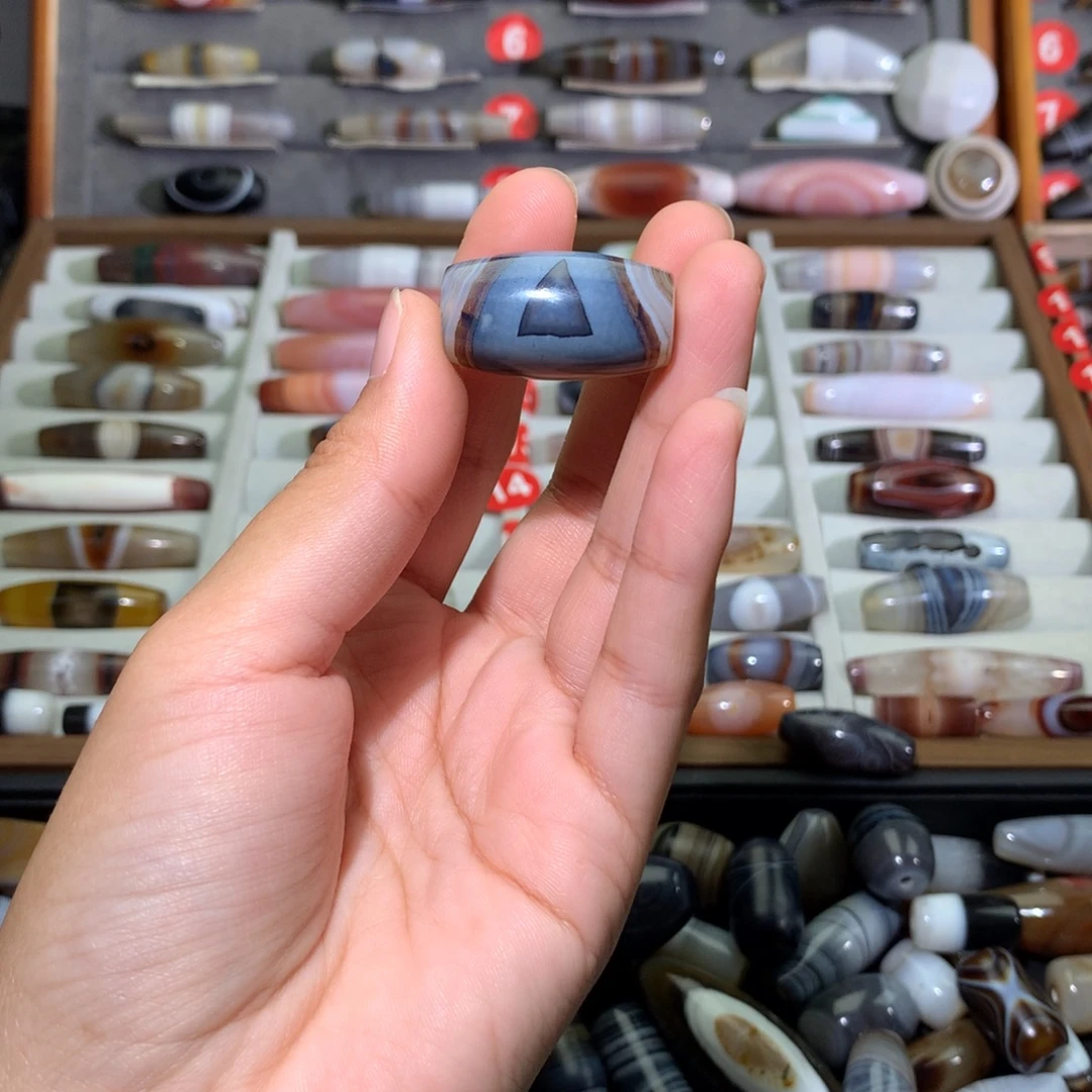 ****好玛瑙/玉髓未镶嵌颈饰