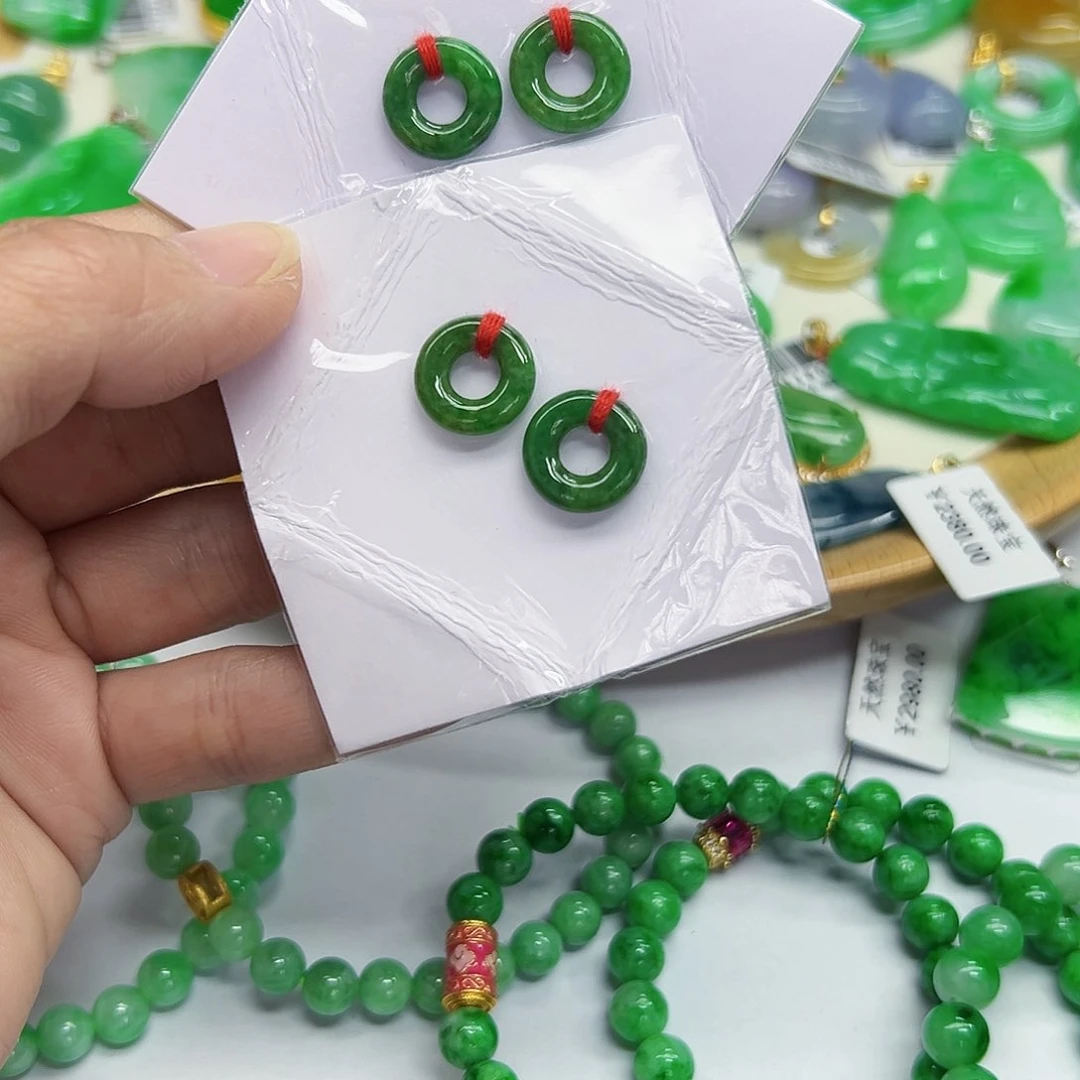 翡翠耳饰未镶嵌天然缅料A货一件