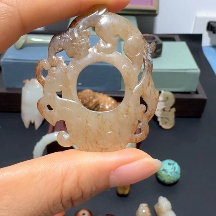 和田玉未镶嵌颈饰我**了